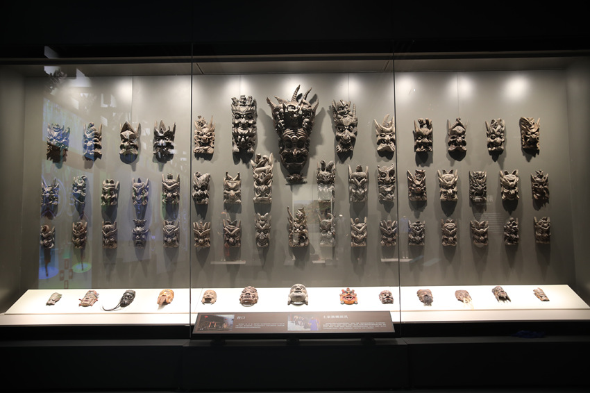 羅家壩遺址博物館內(nèi)展出的部分展品。宣漢縣委宣傳部供圖