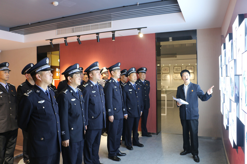 成都新都公安黨員民輔警參觀榮軍院。新都公安供圖 