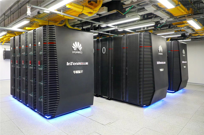 成都智算中心的“最強(qiáng)大腦”高速運(yùn)轉(zhuǎn)。劉小莉攝