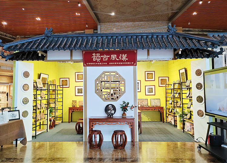 石膏雕刻工作坊展示區(qū)。成都市青羊實驗中學附屬小學供圖