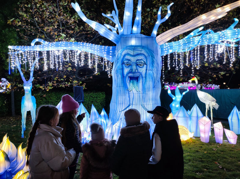 2023年11月，捷克布拉格中國彩燈展。自貢市委宣傳部供圖