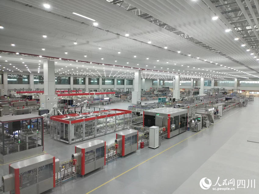 智能包裝車間。人民網(wǎng)記者 劉海天攝