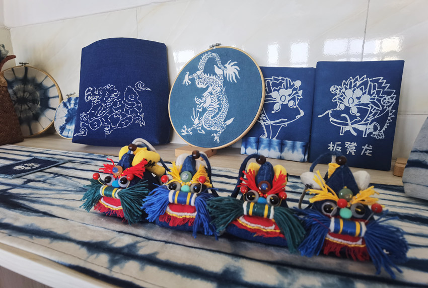 扎染龍?jiān)夭妓囎髌?。楊理攝