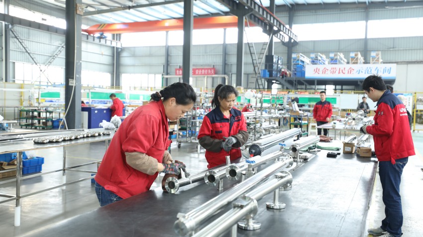 “央企帶民企”示范車間。沿灘區(qū)委宣傳部供圖