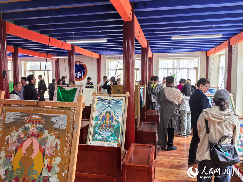 參觀唐卡創(chuàng)作過(guò)程