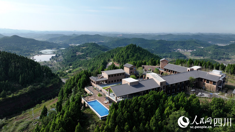 鳳凰村森林康養(yǎng)中心項(xiàng)目航拍圖。蘇杰攝