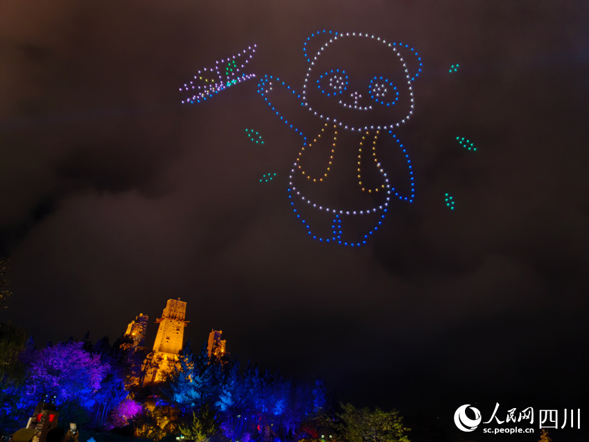 無人機(jī)表演活動。人民網(wǎng)記者 劉海天攝