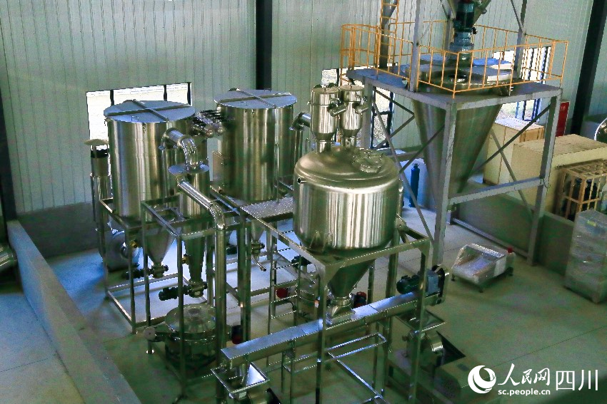 康巴圣德公司正在新建的生產(chǎn)線。人民網(wǎng)記者 朱虹攝