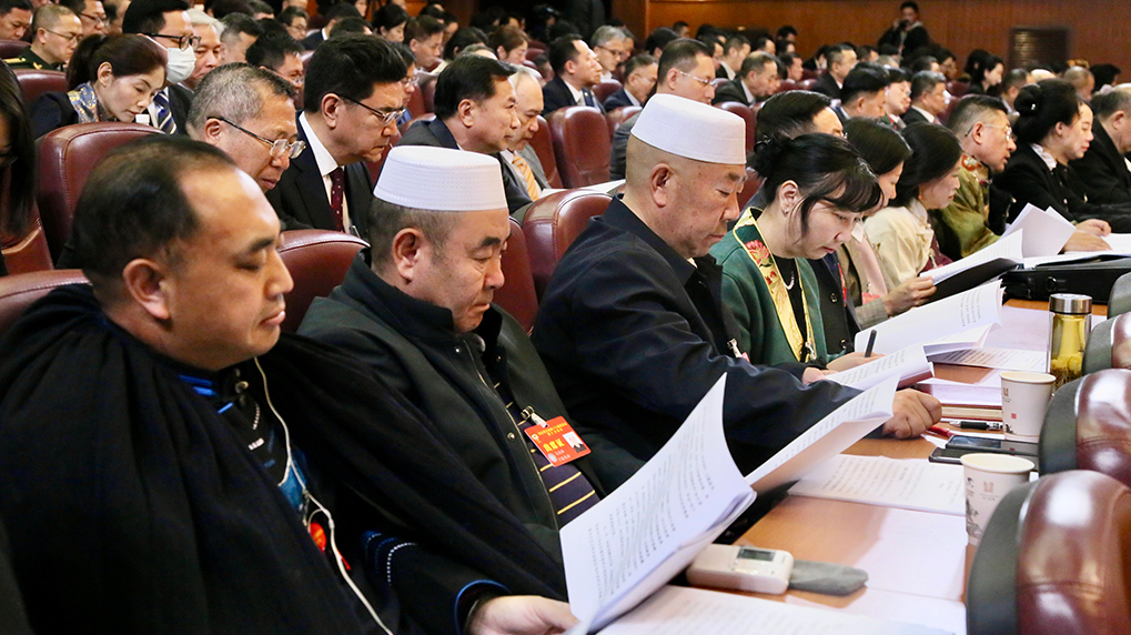 中國人民政治協(xié)商會議四川省第十三屆委員會第三次會議在四川成都隆重開幕。