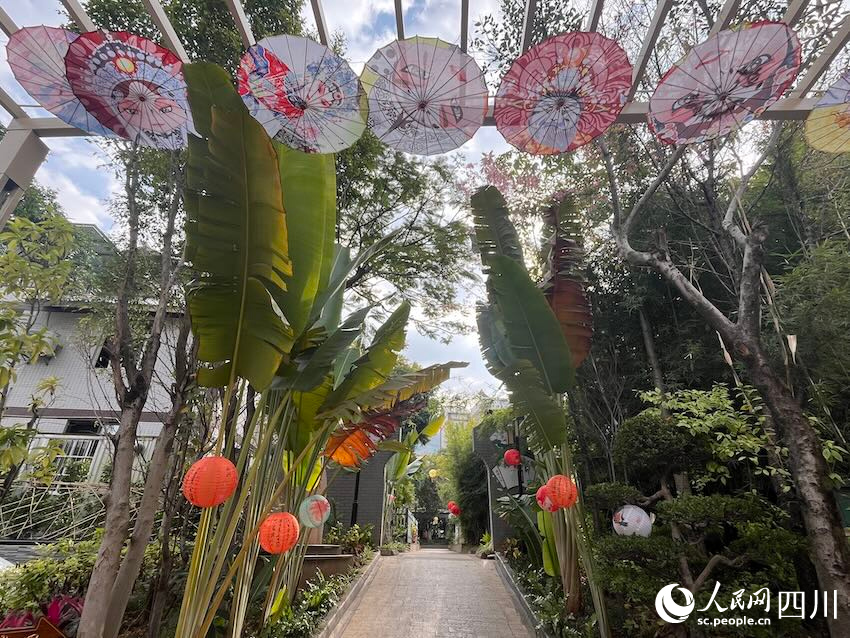 美麗的賢家村。人民網(wǎng)記者 郭瑩攝