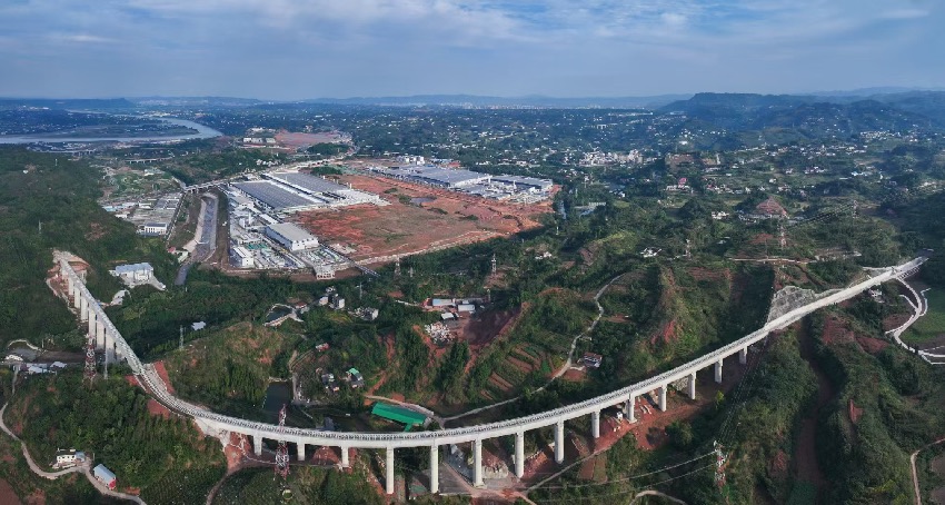 建成的向家壩灌區(qū)北總干渠一期一步岷江江底隧洞管理中心。王鐵松攝