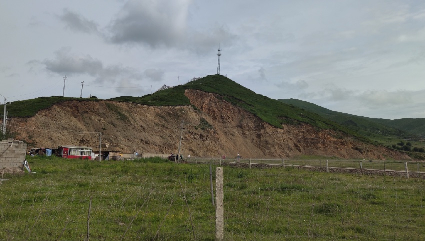廢棄礦山修復前。四川省自然資源廳供圖