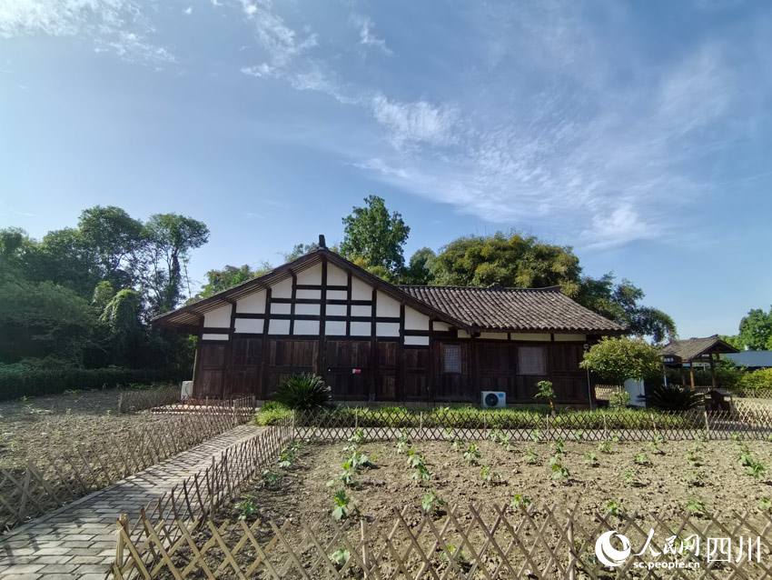 歐陽(yáng)道達(dá)舊居的田園風(fēng)光。人民網(wǎng)記者 劉海天攝