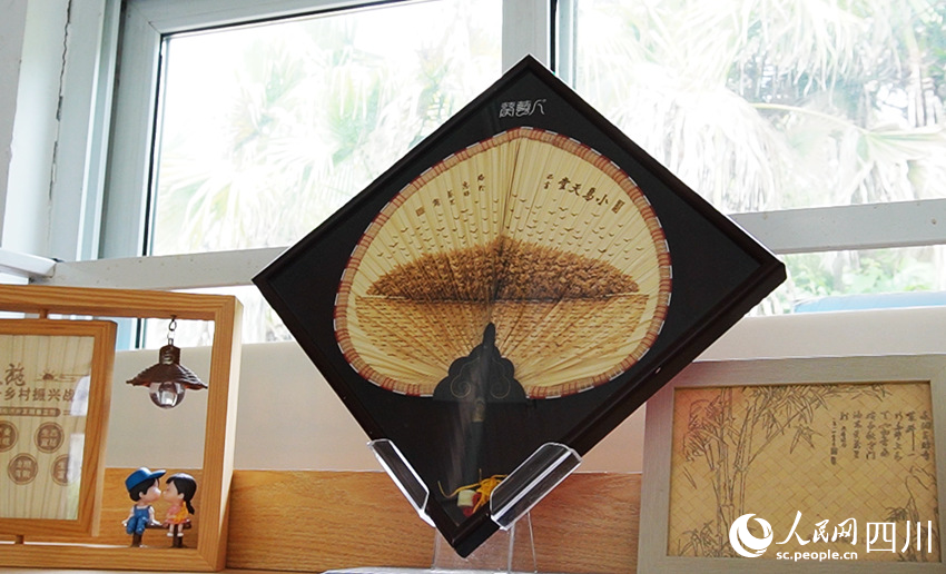 高端的蒲扇產(chǎn)品。黃俊欽攝