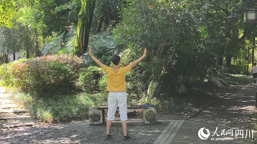 市民健身。實(shí)習(xí)生唐藝娟攝