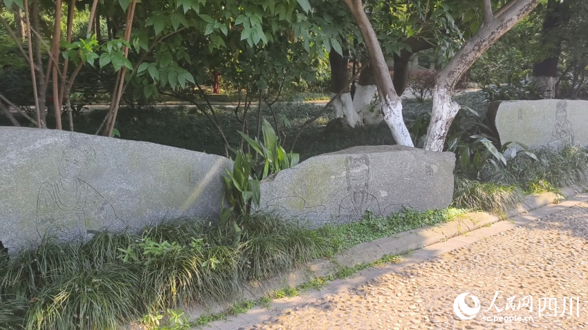 樂伎石刻。實(shí)習(xí)生唐藝娟攝