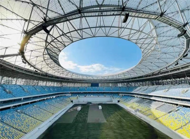 鳳凰山體育公園足球場。中建八局供圖