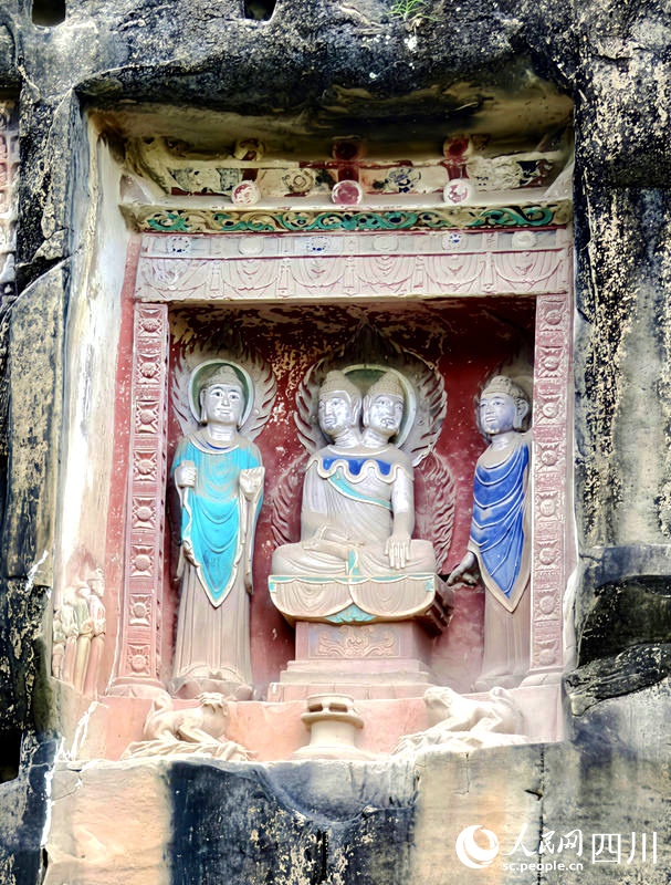 雙頭佛像意喻祥瑞。實(shí)習(xí)生 唐藝娟攝