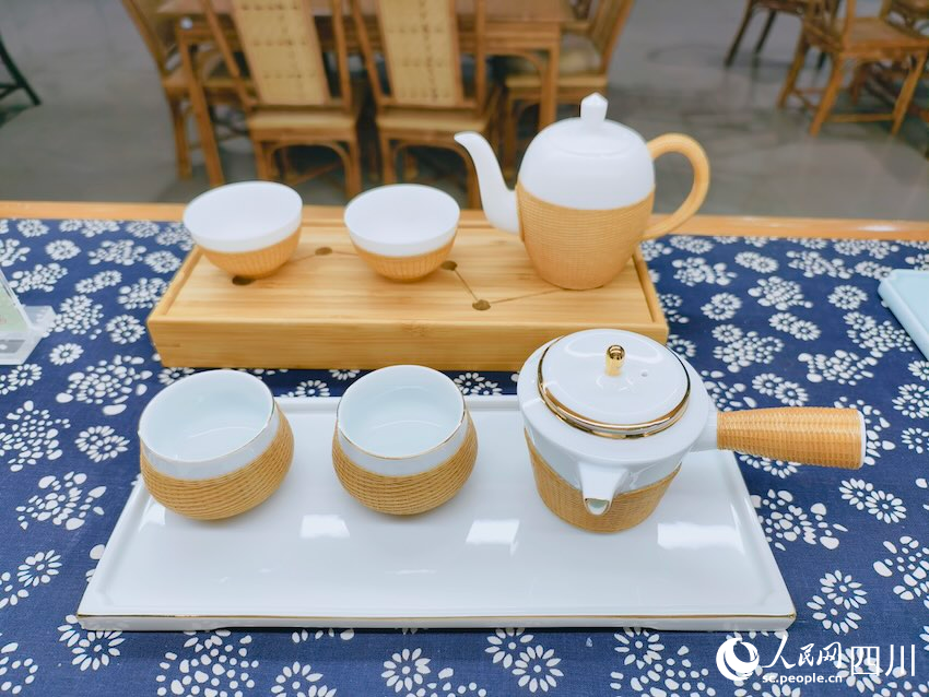 青神竹編茶器。人民網(wǎng)記者 郭瑩攝