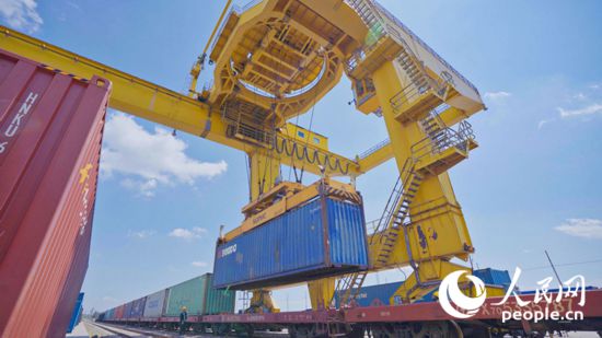 霍爾果斯鐵路口岸。人民網(wǎng) 李欣洋攝